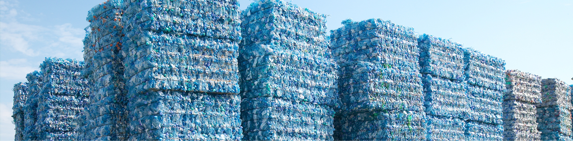 Recyklace plastů moderními technologiemi šetrnými k životnímu prostředí i vašemu zdraví.